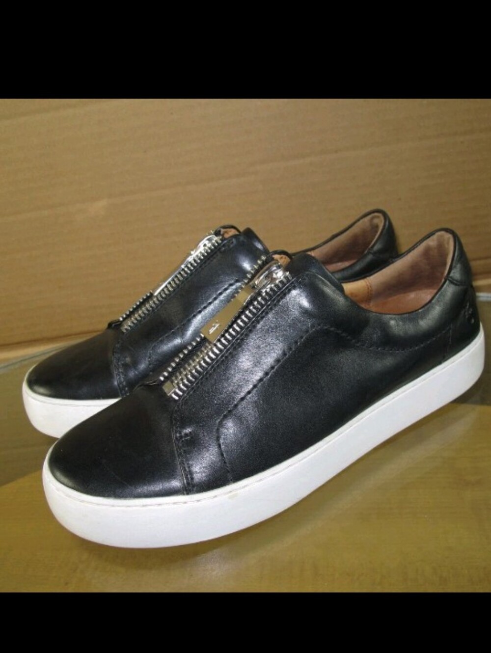 FRYE Women's Sneakers black leather Moro style Zip Front Size 8.5